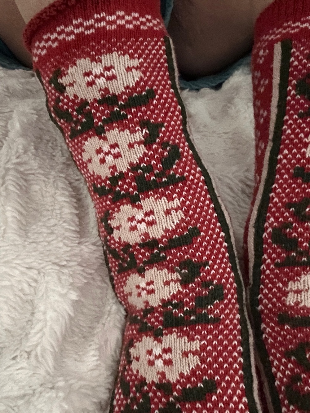 Anthropologie Women’s Red White Nordic Floral Print Socks - Picture 2 of 3